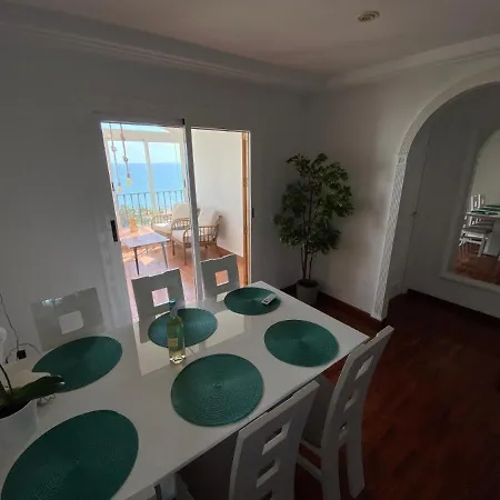 3 Chambres, Piscine Et Vue *